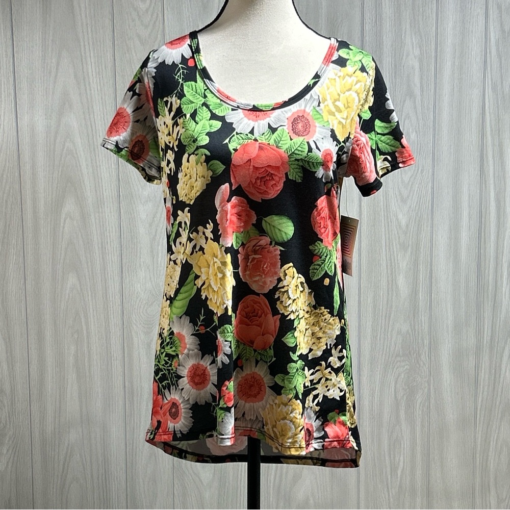 LuLaRoe Floral Pattern Short Sleeve Classic T Size XS NWT
